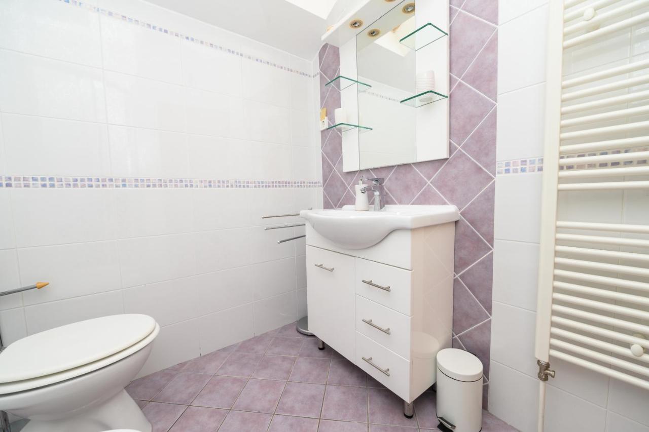 מאלי לוסיניי Apartmani Loreta מראה חיצוני תמונה