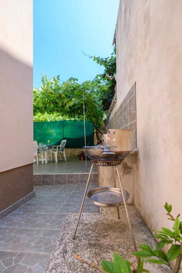 מאלי לוסיניי Apartmani Loreta מראה חיצוני תמונה