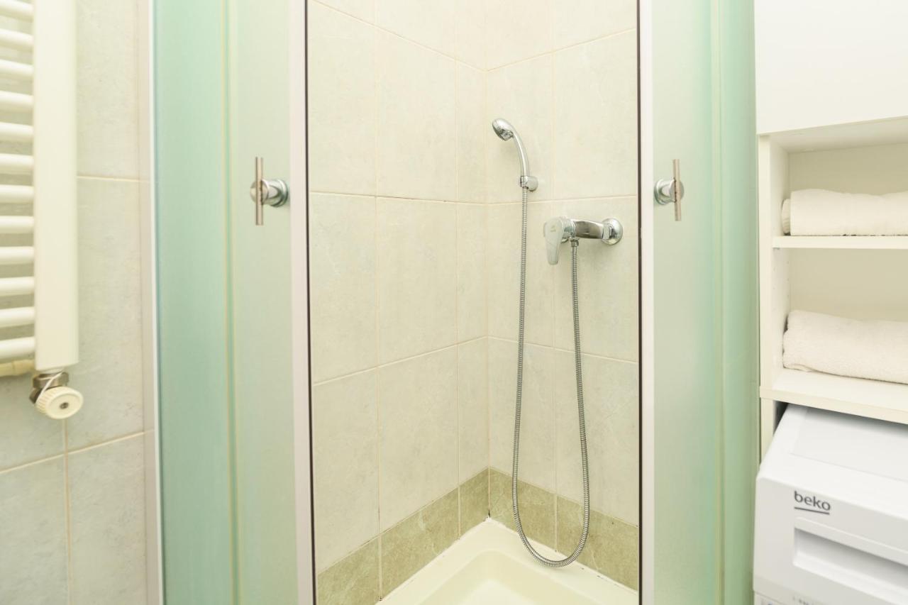 מאלי לוסיניי Apartmani Loreta מראה חיצוני תמונה