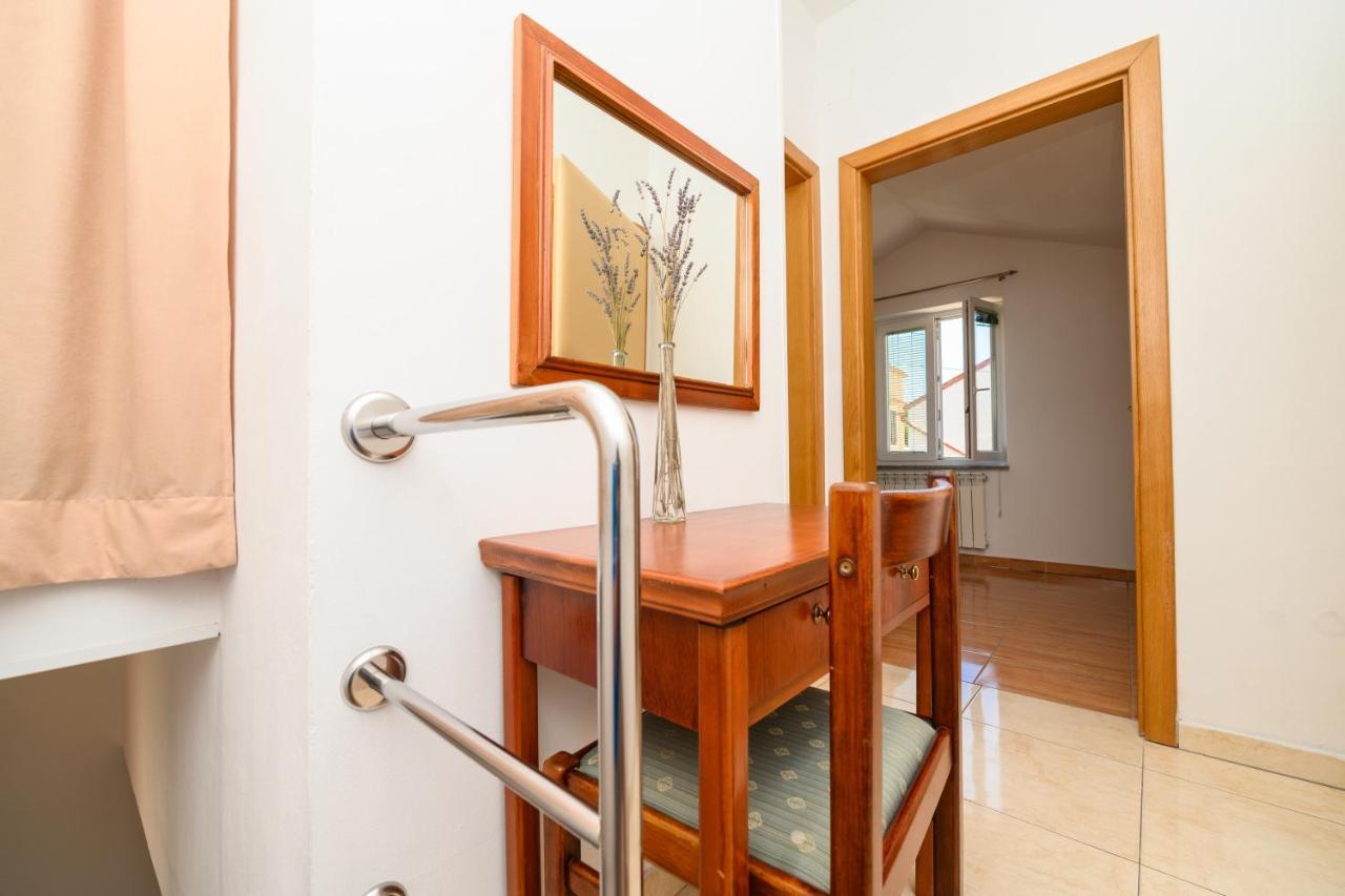 מאלי לוסיניי Apartmani Loreta מראה חיצוני תמונה