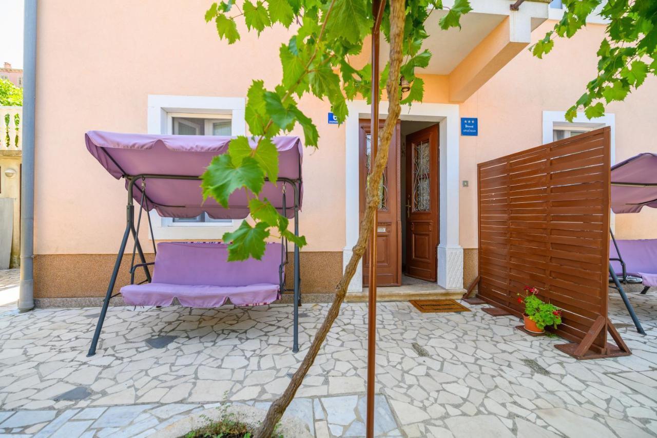 מאלי לוסיניי Apartmani Loreta מראה חיצוני תמונה