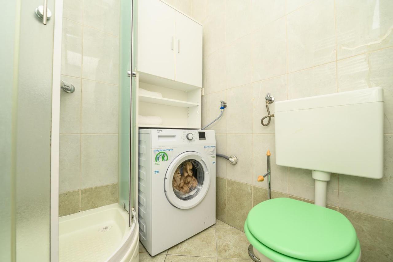 מאלי לוסיניי Apartmani Loreta מראה חיצוני תמונה