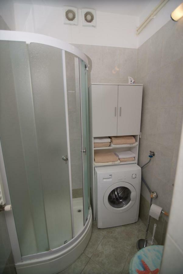 מאלי לוסיניי Apartmani Loreta מראה חיצוני תמונה