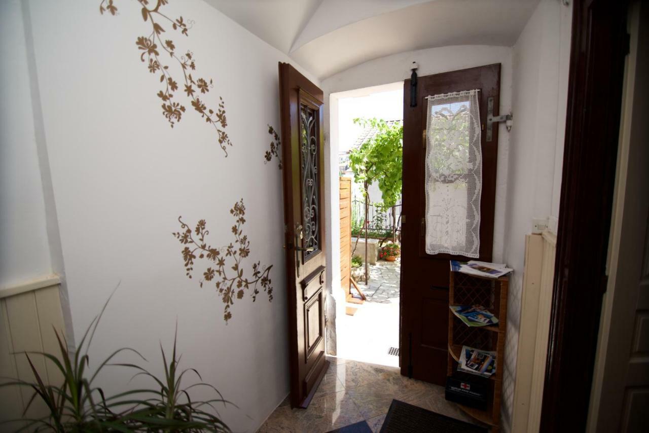 מאלי לוסיניי Apartmani Loreta מראה חיצוני תמונה