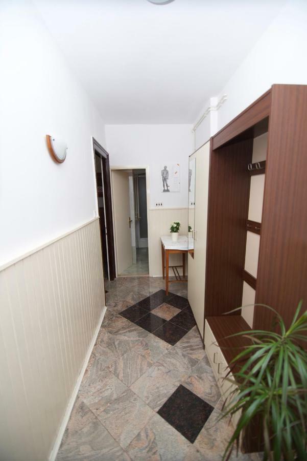 מאלי לוסיניי Apartmani Loreta מראה חיצוני תמונה