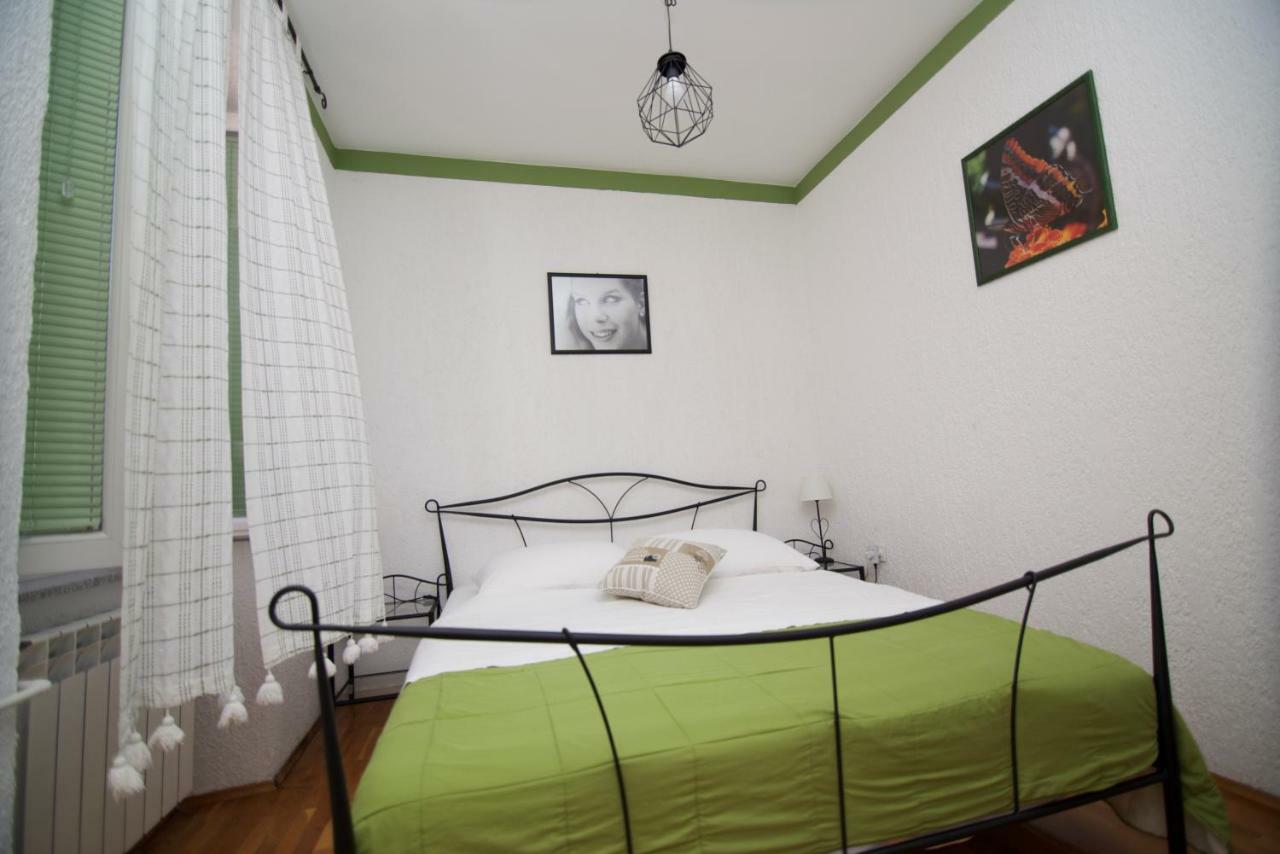 מאלי לוסיניי Apartmani Loreta מראה חיצוני תמונה