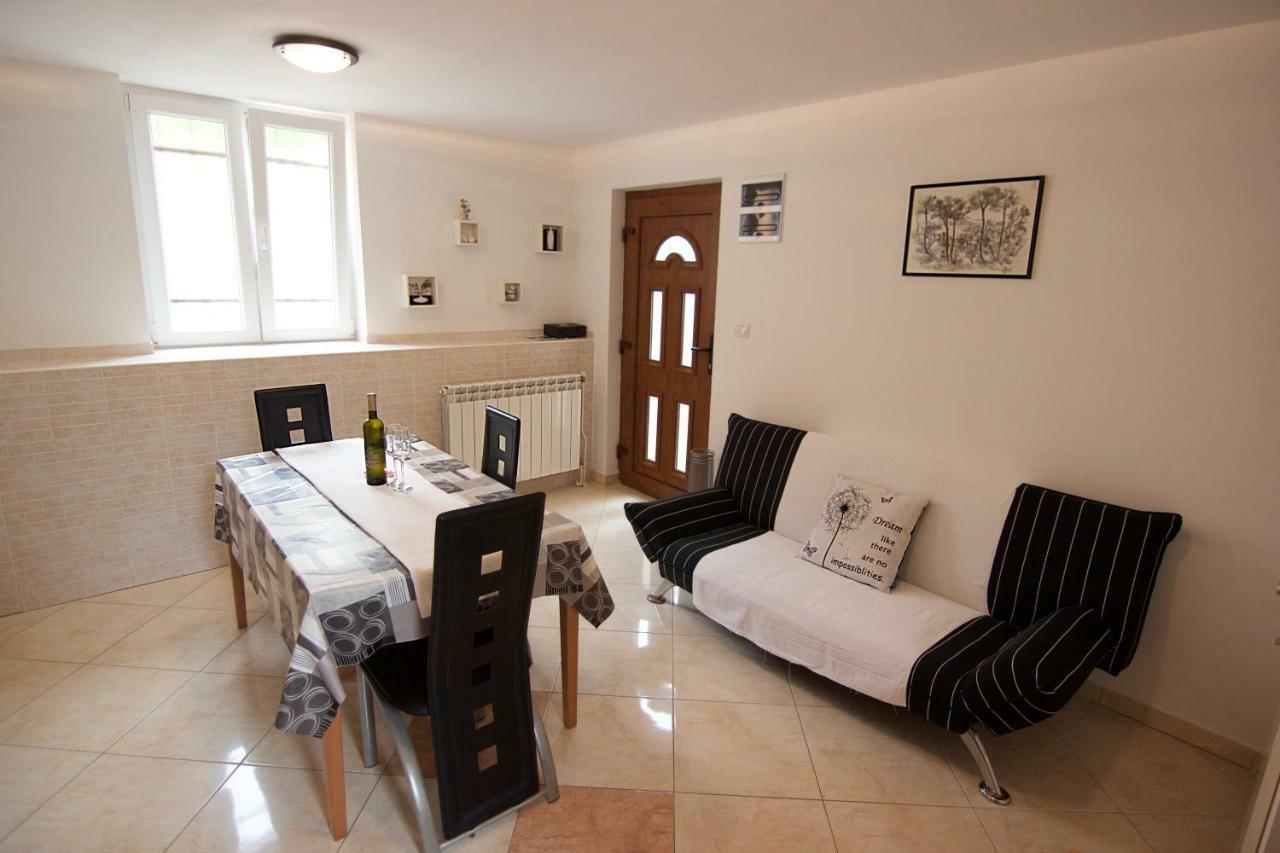 מאלי לוסיניי Apartmani Loreta מראה חיצוני תמונה
