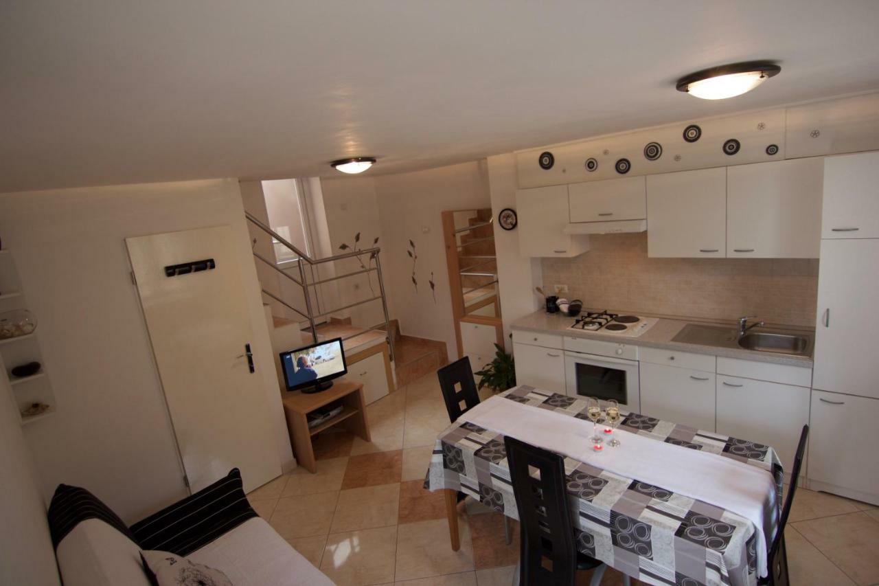 מאלי לוסיניי Apartmani Loreta מראה חיצוני תמונה