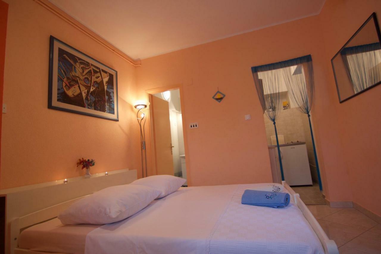 מאלי לוסיניי Apartmani Loreta מראה חיצוני תמונה